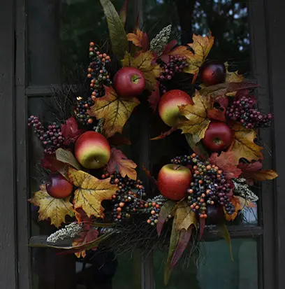 Compare to aroma AUTUMN WREATH by Yankee ® F23115