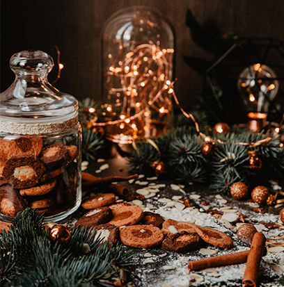 Compare aroma to HOLIDAY by BBW ®